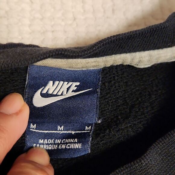 Nike black sweatshirt with white dotted bold logo at chest - Picture 3 of 10